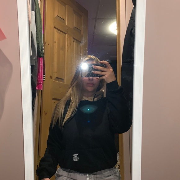 Black and Tan Sweater - Picture 3 of 5